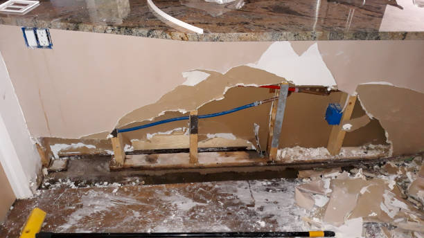 Water damage restoration process in Grand Blanc, MI